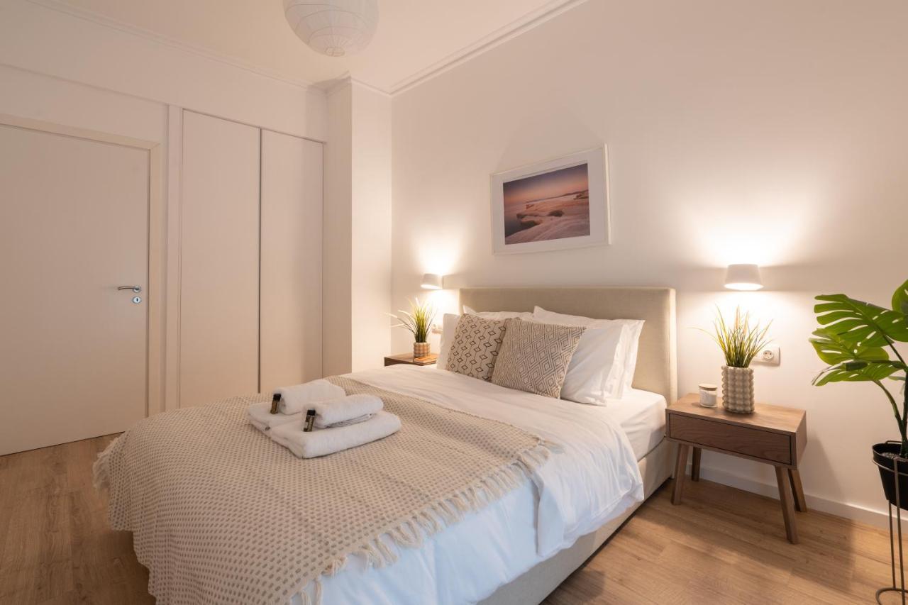 Unique 2 Bedrooms Apartment, Steps To Plaka And City Center Athens Exterior photo