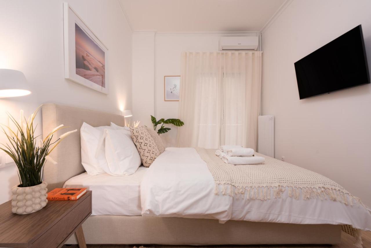 Unique 2 Bedrooms Apartment, Steps To Plaka And City Center Athens Exterior photo